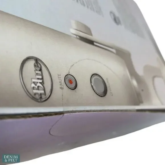 NEW Logitech Blue Yeti USB Microphone White Mist Streaming Gaming Podcast Mic - Picture 14 of 14